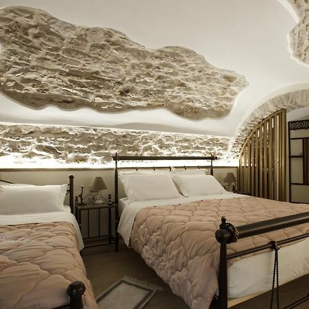 Gjirokastër Hotel Ss Kekezi מראה חיצוני תמונה
