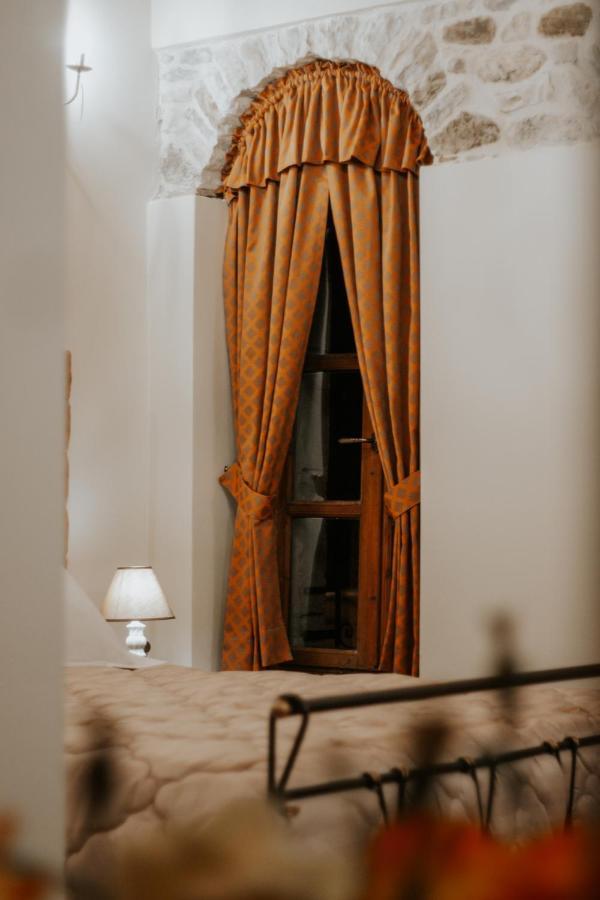 Gjirokastër Hotel Ss Kekezi מראה חיצוני תמונה
