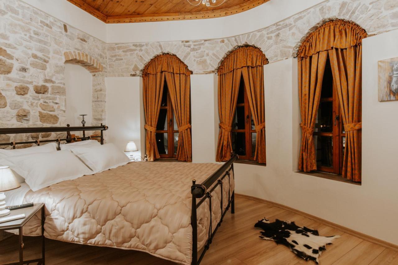Gjirokastër Hotel Ss Kekezi מראה חיצוני תמונה