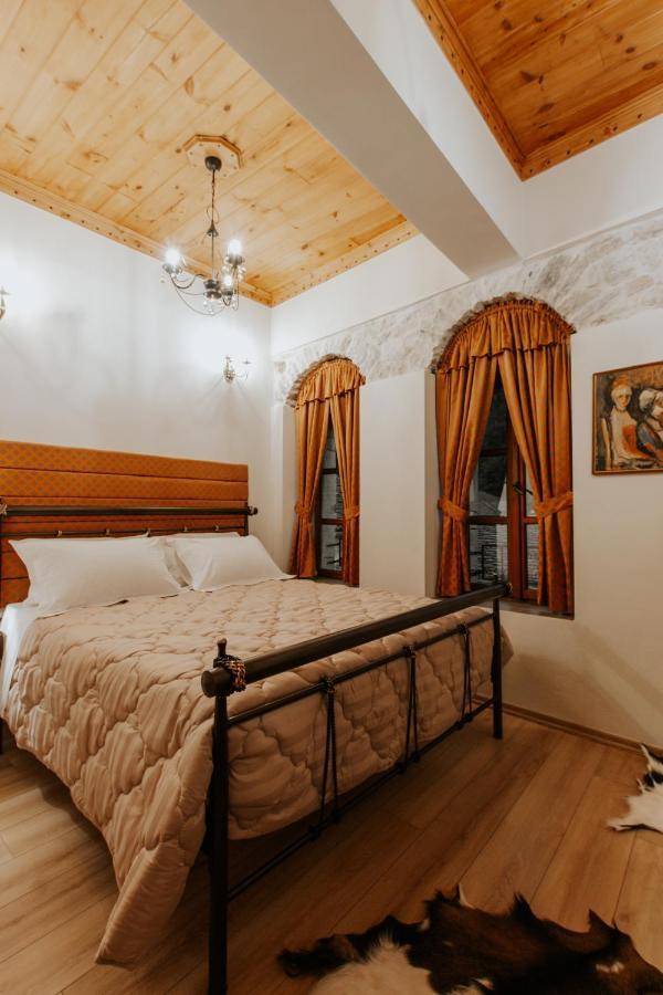 Gjirokastër Hotel Ss Kekezi מראה חיצוני תמונה
