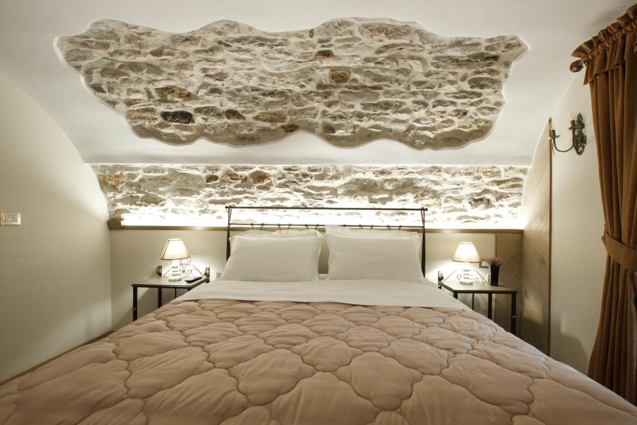 Gjirokastër Hotel Ss Kekezi מראה חיצוני תמונה