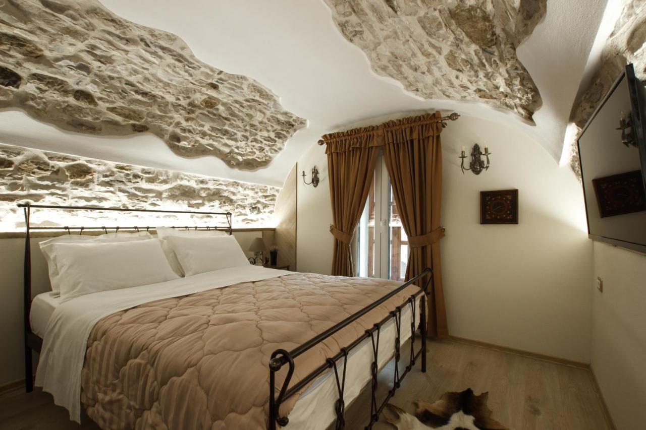 Gjirokastër Hotel Ss Kekezi מראה חיצוני תמונה