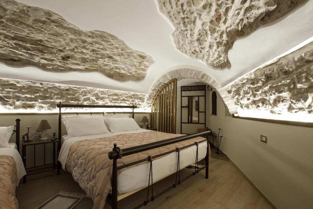 Gjirokastër Hotel Ss Kekezi מראה חיצוני תמונה